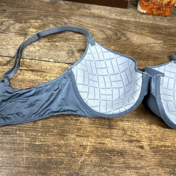 Victoria’s Secret Bra Size 34C Gray Light Padding - Picture 5 of 5